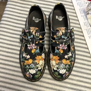 Black floral Dr. Marten Mary Janes sz 8
